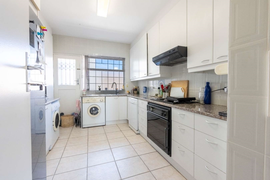 2 Bedroom Property for Sale in Sea Point Western Cape